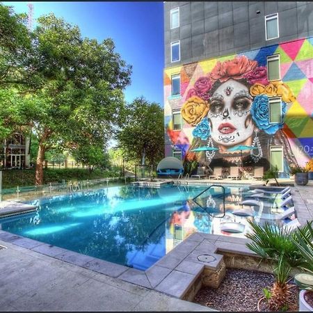 Beautiful Riverwalk Apt With Full Amenities, King Bed & Free Parking San Antonio Buitenkant foto