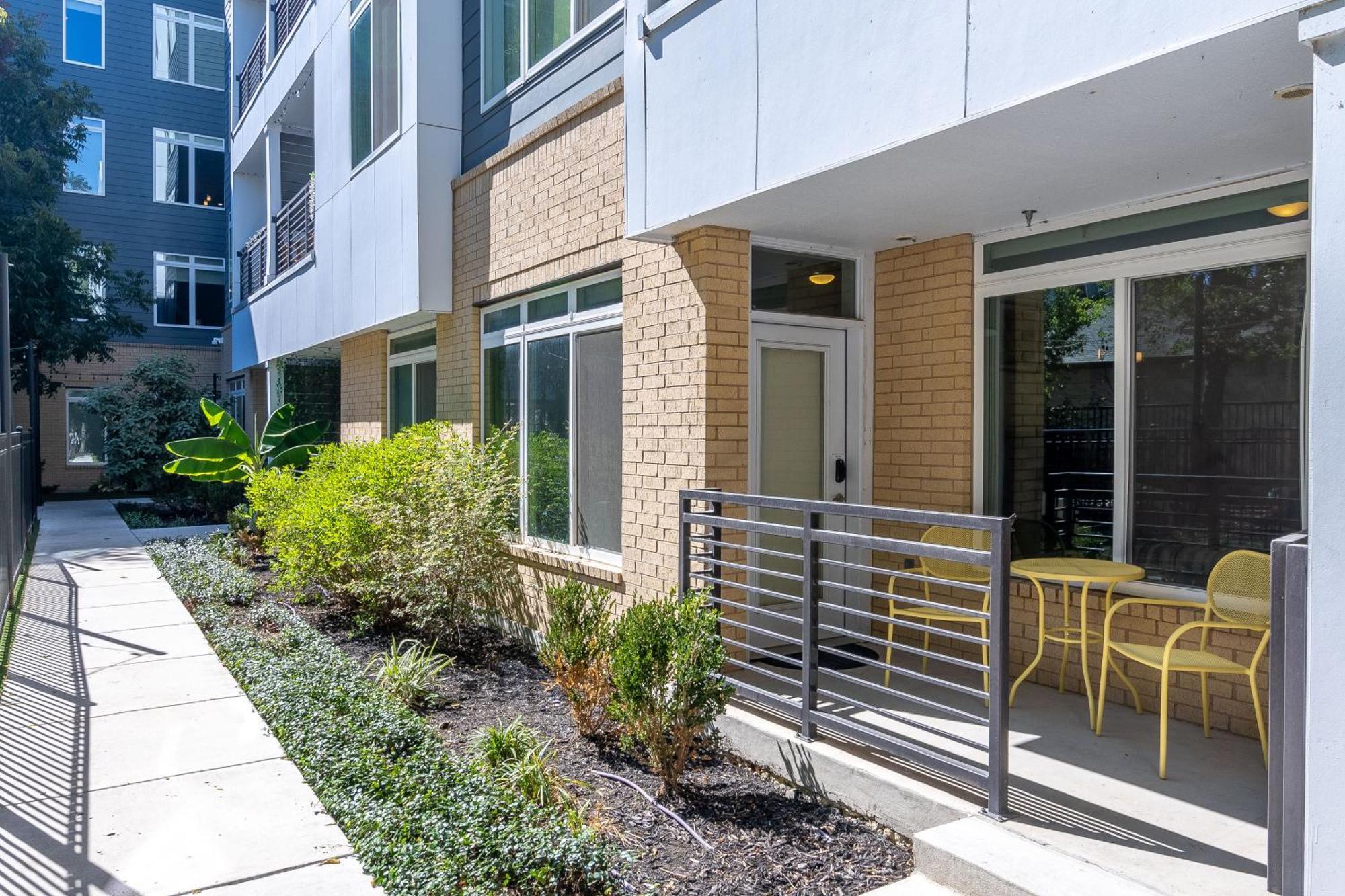 Beautiful Riverwalk Apt With Full Amenities, King Bed & Free Parking San Antonio Buitenkant foto